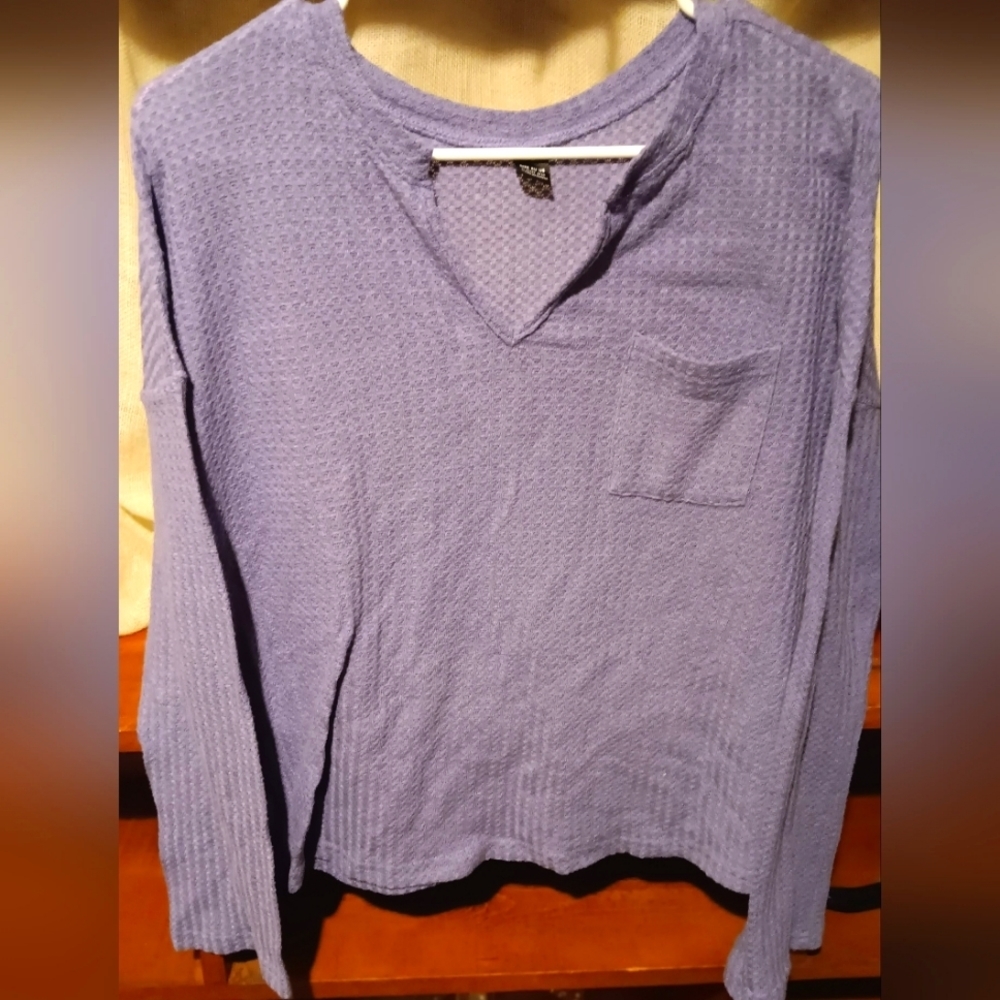 light purple v neck crop top